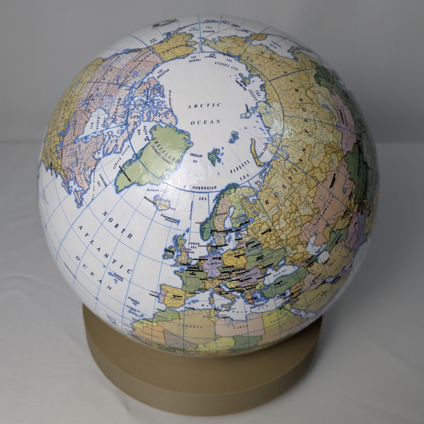 22cm White Political World Globe