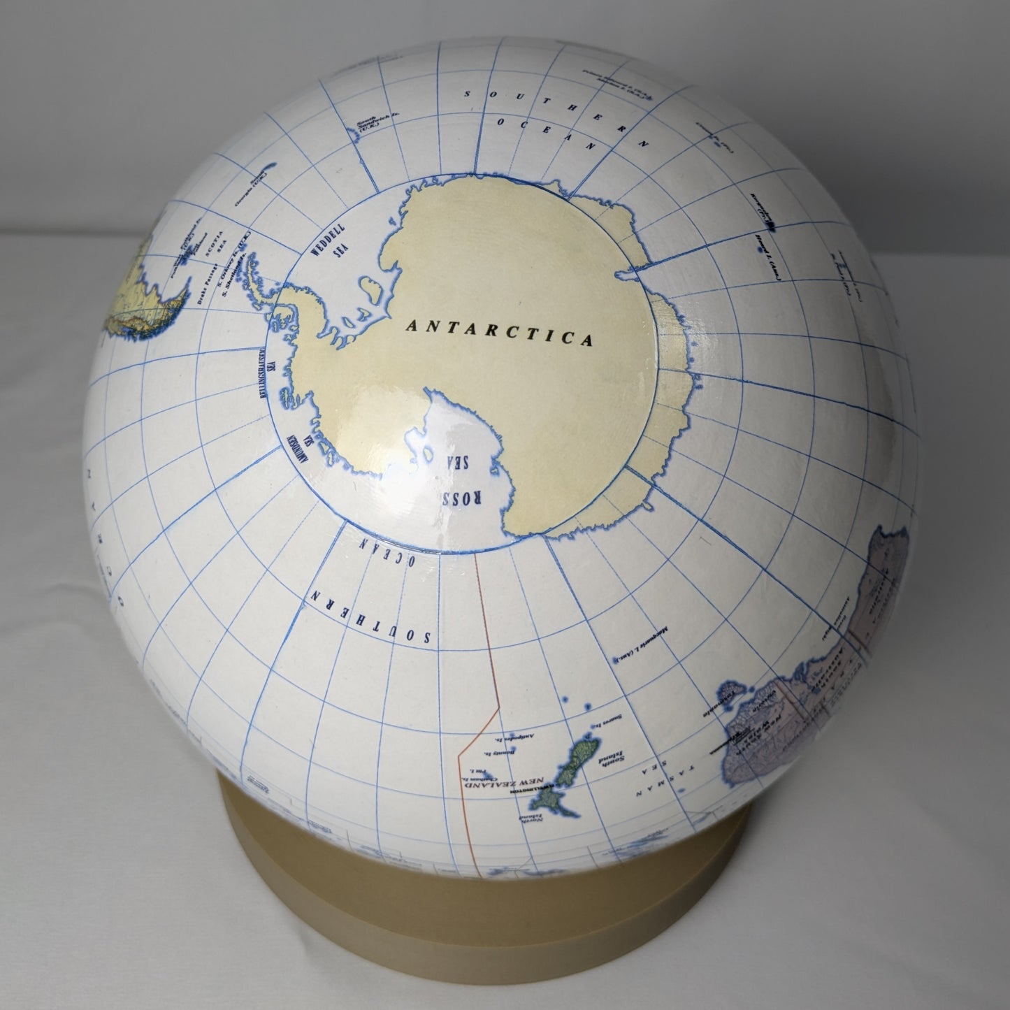 22cm White Political World Globe
