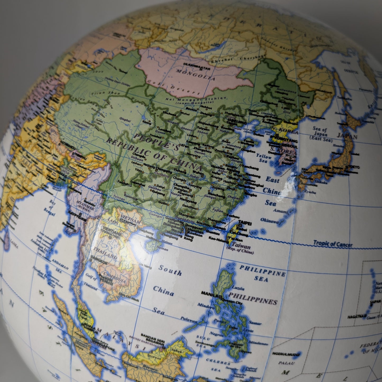 36cm White Political World Globe