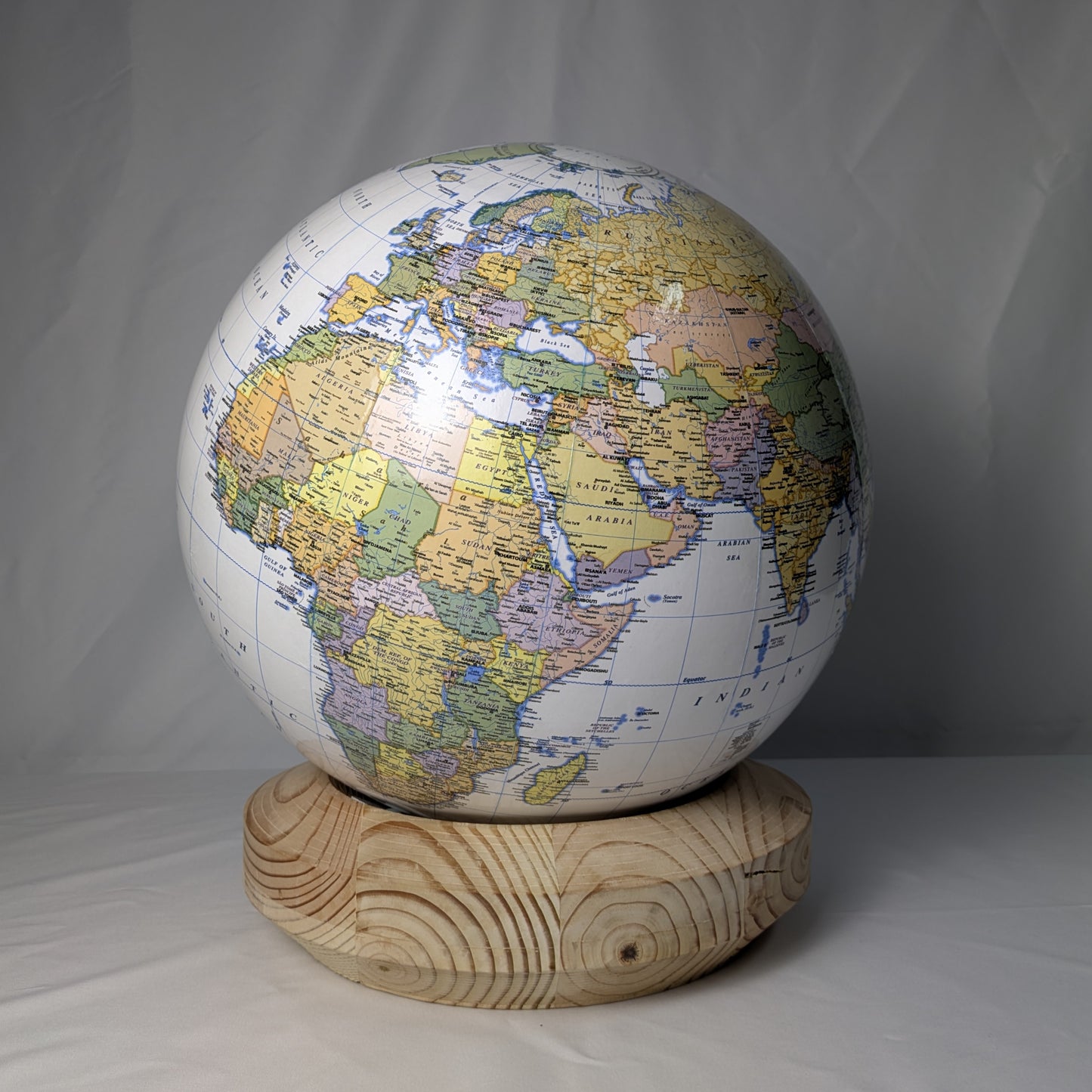 36cm White Political World Globe
