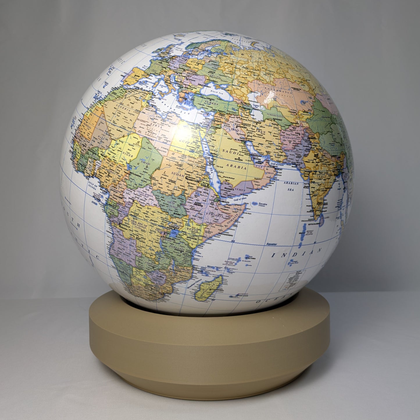 36cm White Political World Globe