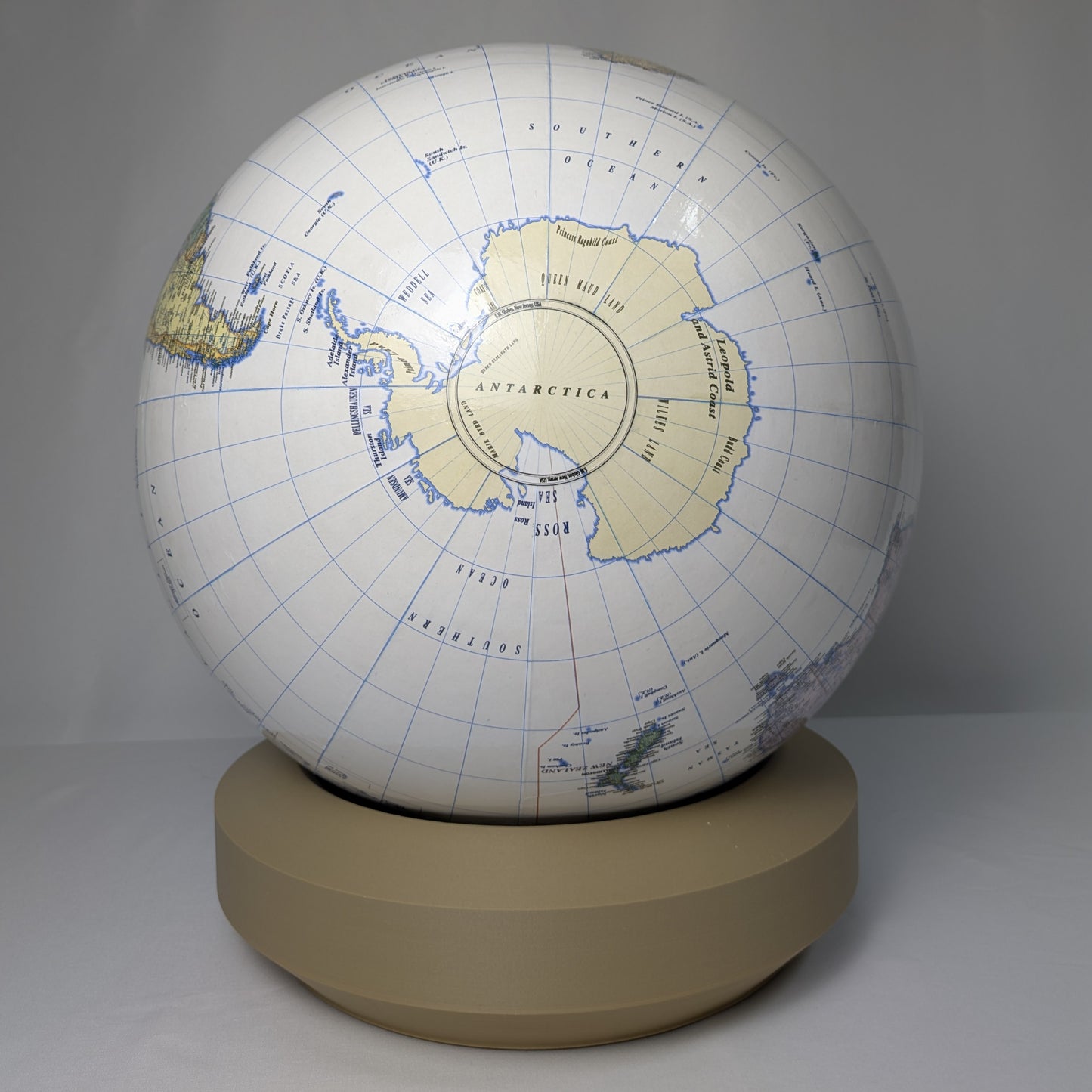 36cm White Political World Globe