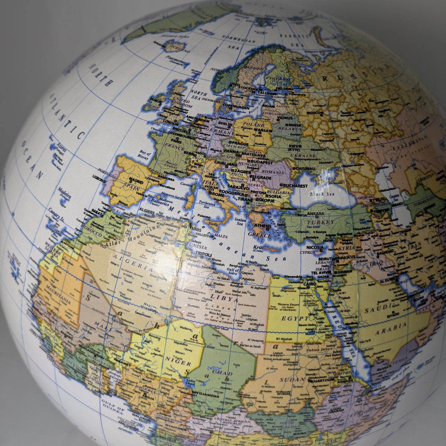 36cm White Political World Globe