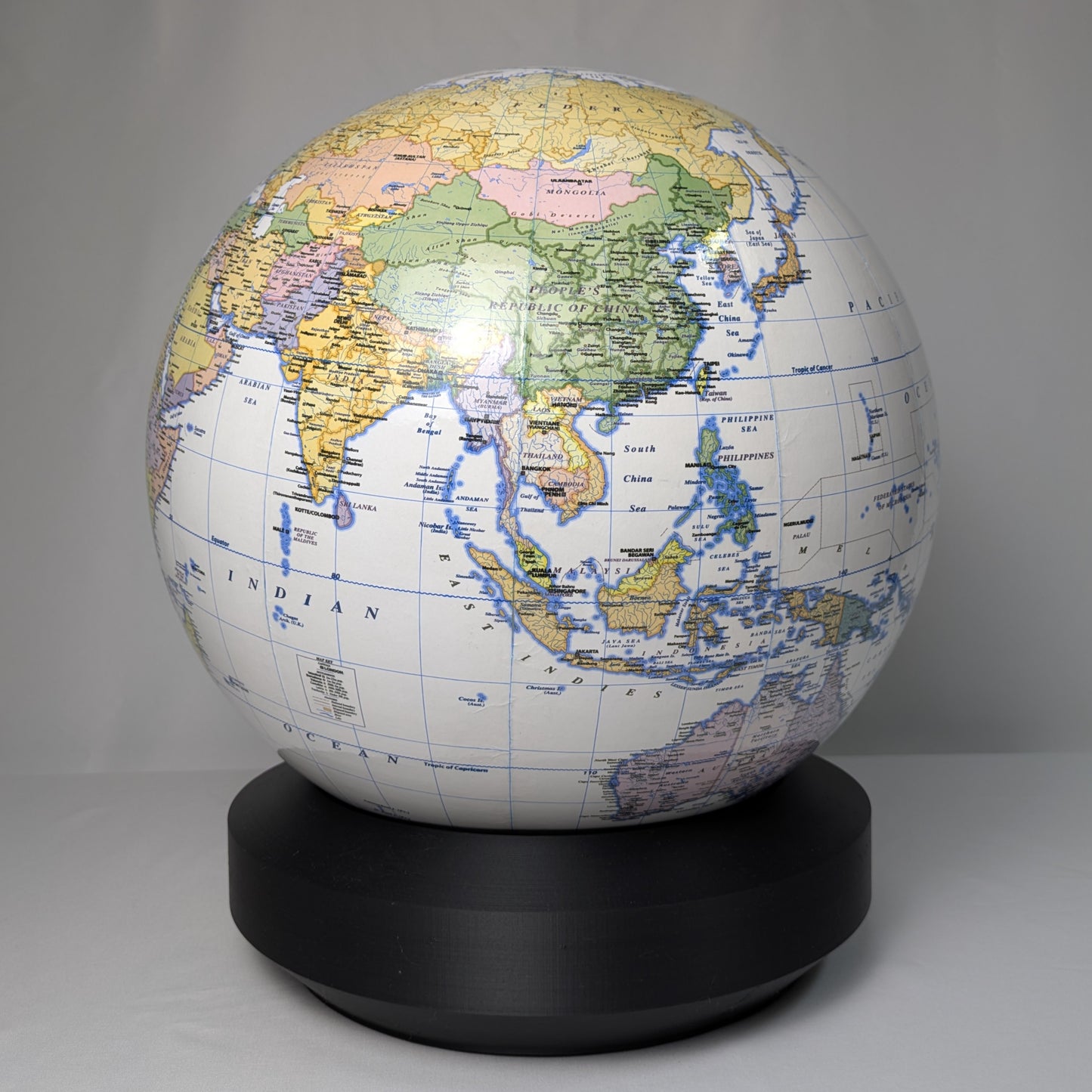 36cm White Political World Globe