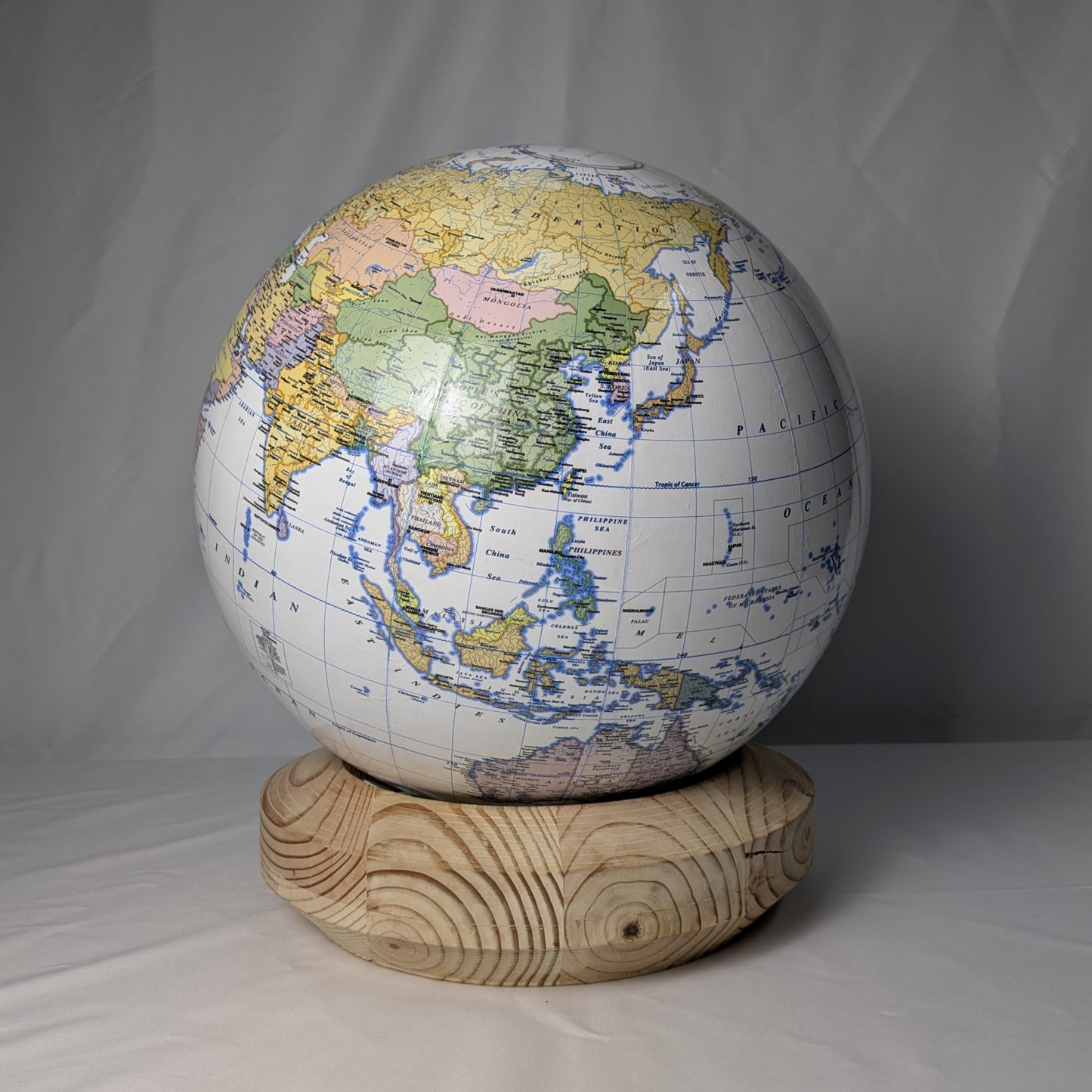 36cm White Political World Globe