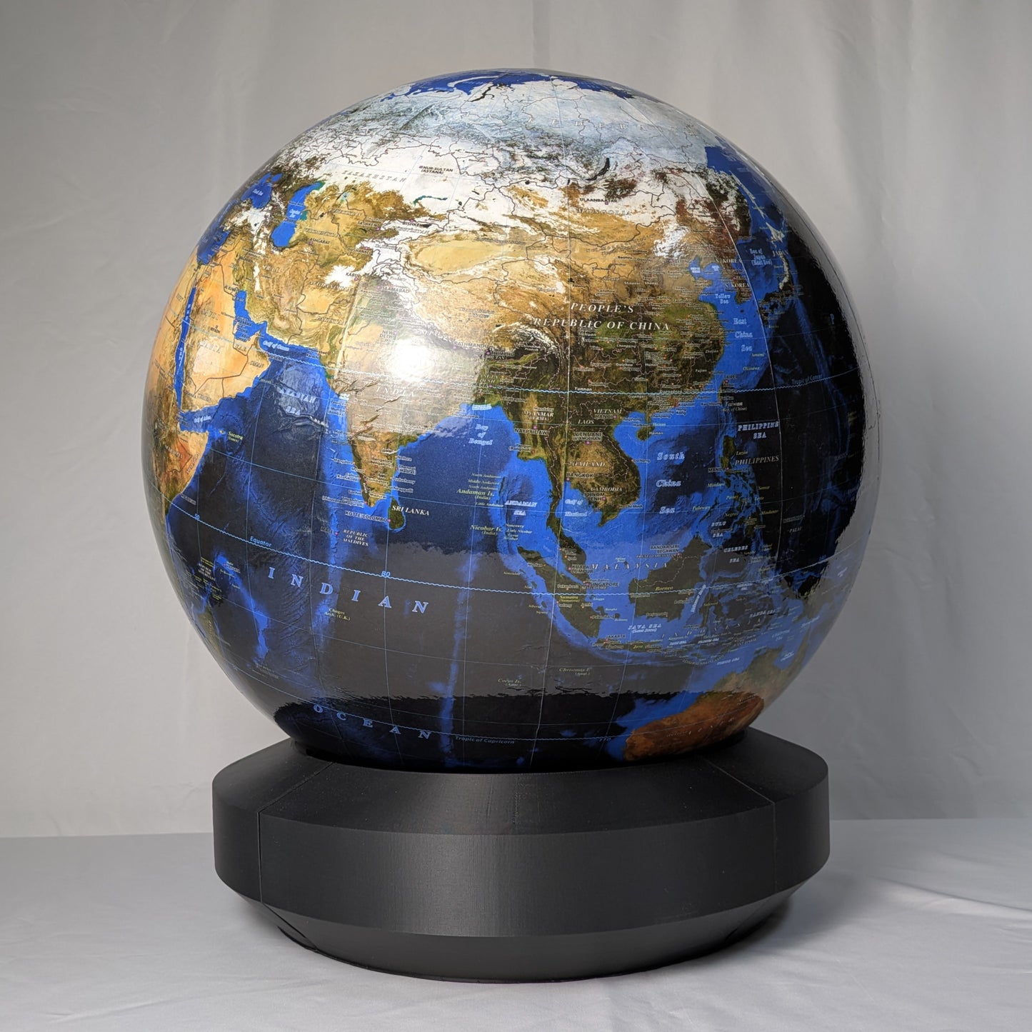 50cm Satellite World Globe - Winter Edition